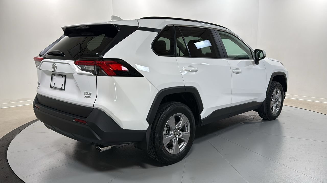 Certified Used 2025 White Toyota XLE image 5