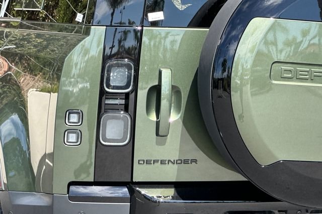 New 2026 Woolstone Green Land Rover S image 26