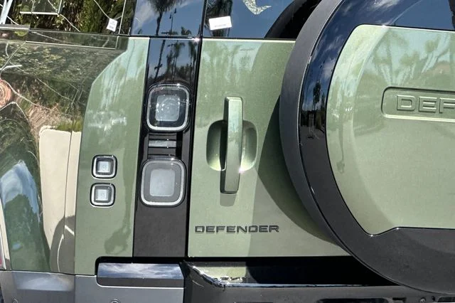 New 2026 Woolstone Green Land Rover S image 26