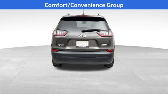 Used 2019 Gray Jeep Latitude Plus image 3