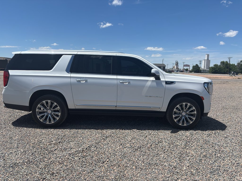 Used 2021 White GMC Denali image 3