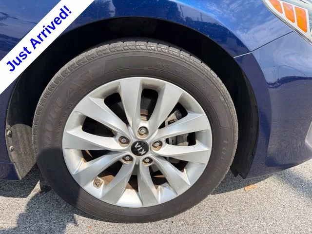Used 2018 Blue Kia S image 18