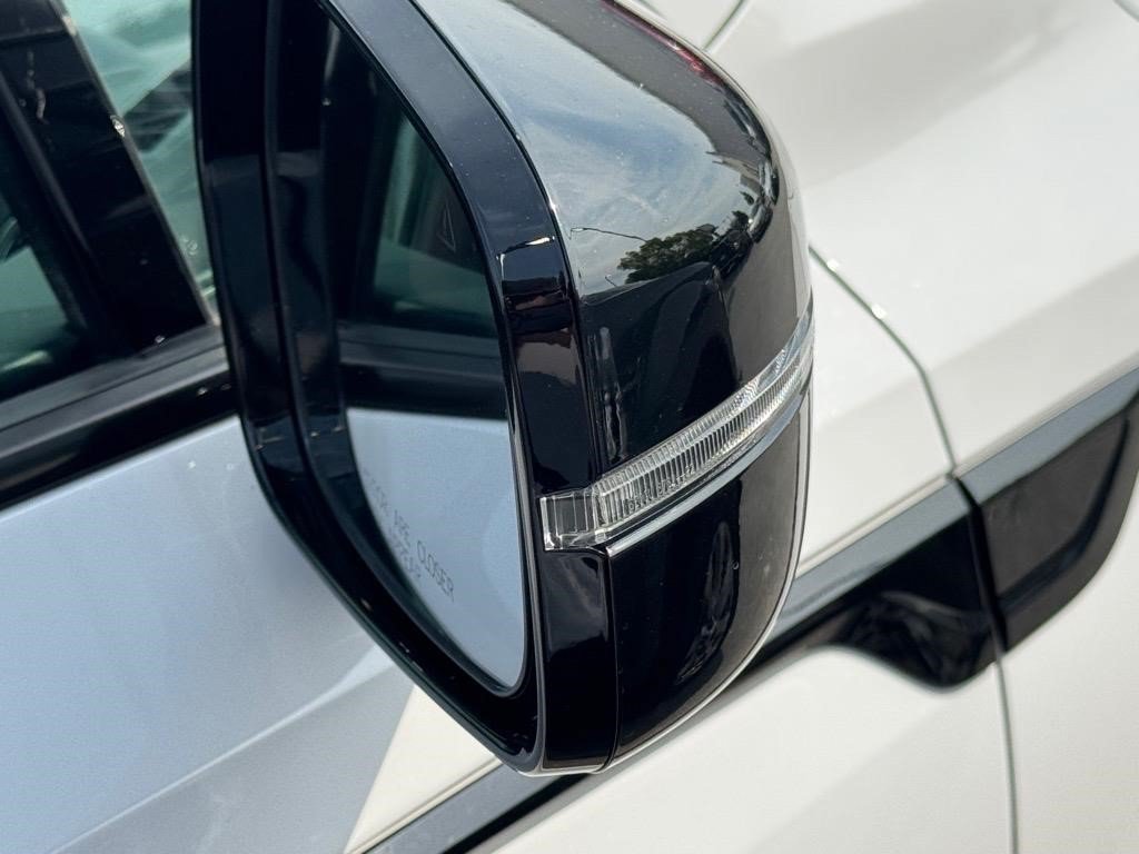 Used 2023 Glacial White Pearl Kia S image 13