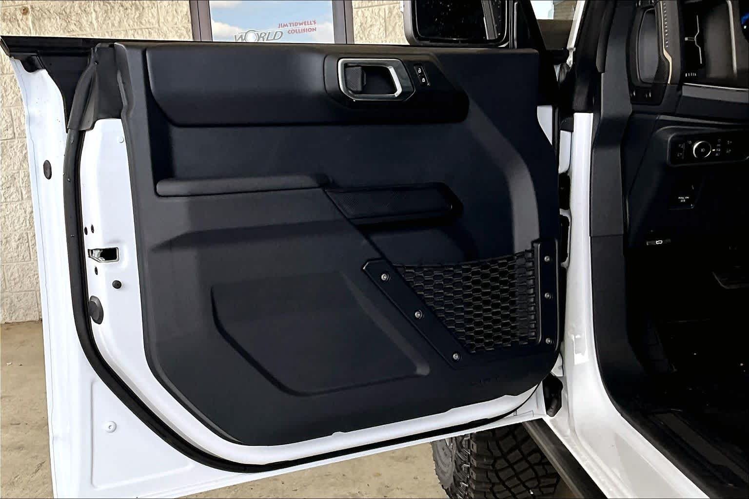 New 2025 Oxford White Ford Badlands® image 10