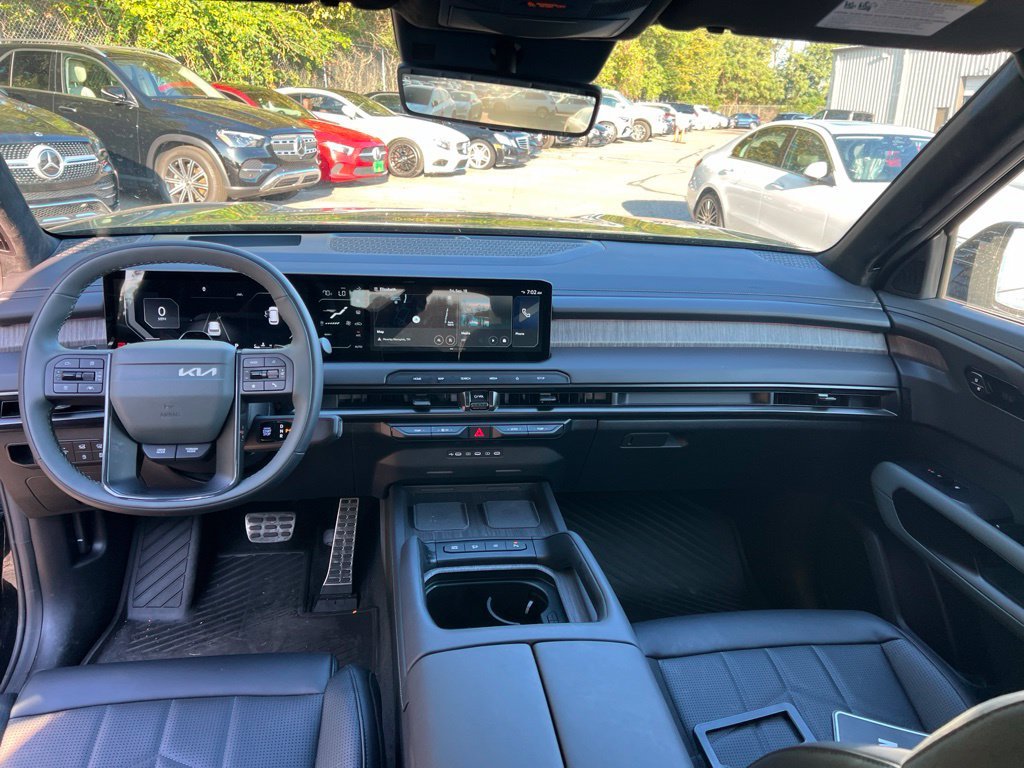 Used 2027 Black Kia X-Line SX-Prestige image 8