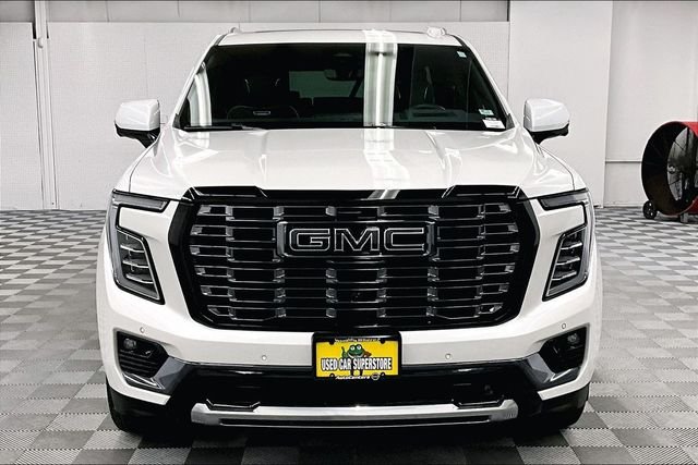 Used 2025 White Frost Tricoat GMC Denali Ultimate image 4