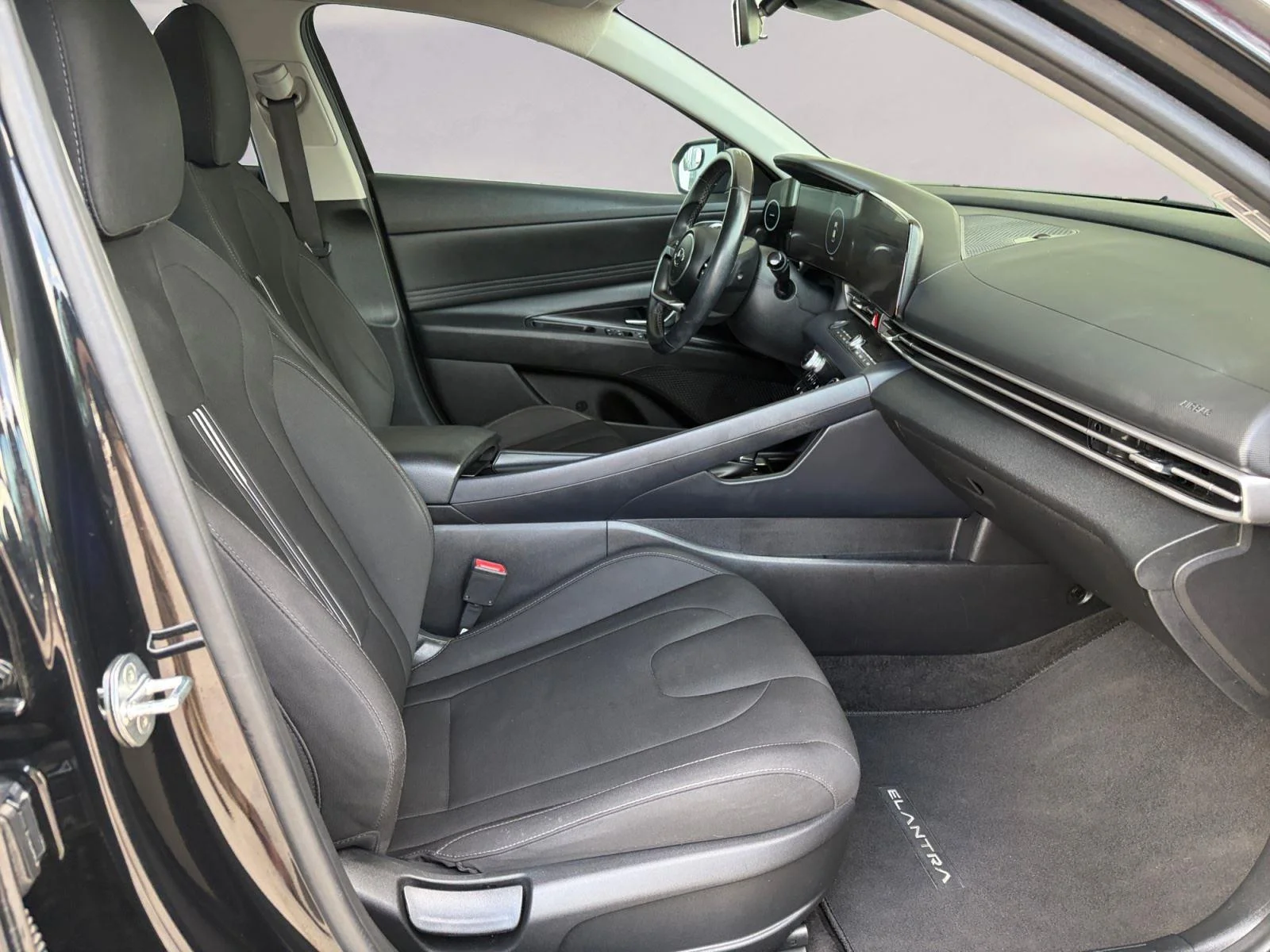 Used 2023 Phantom Black Hyundai SEL image 15