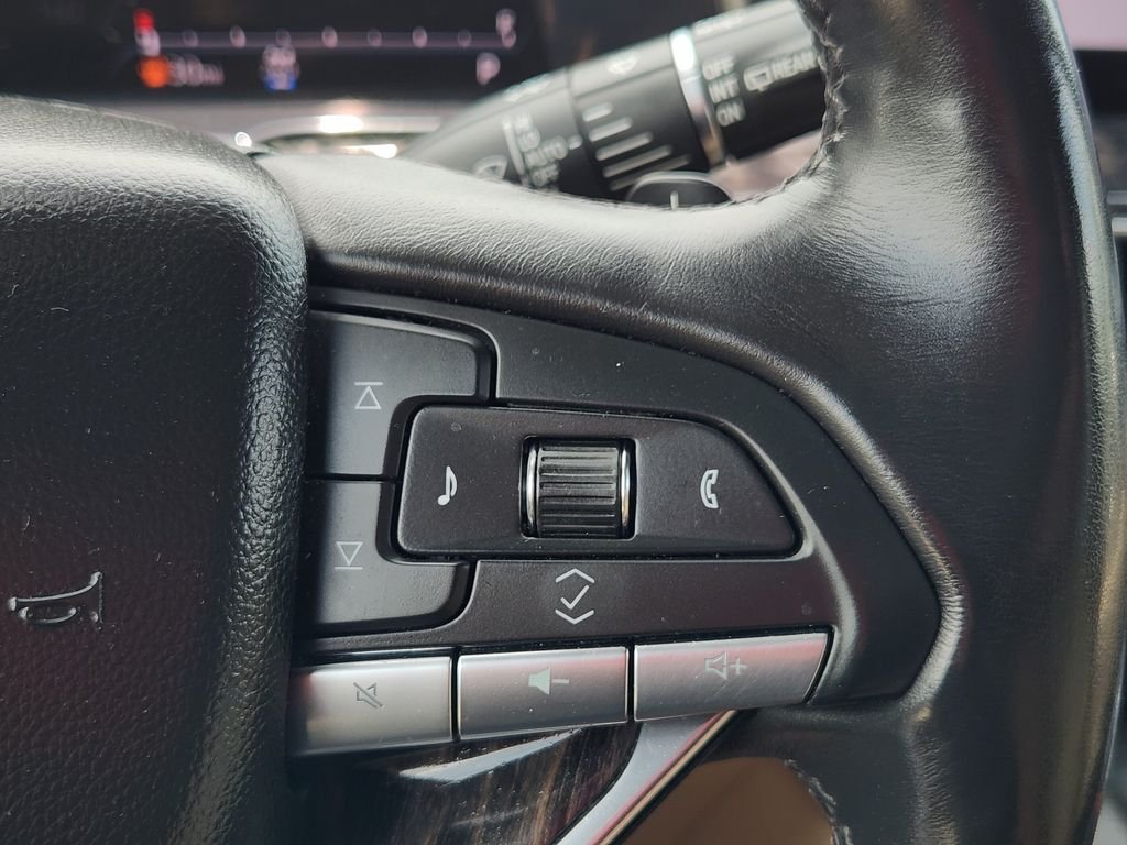 Used 2021 Gray Cadillac Premium Luxury image 31
