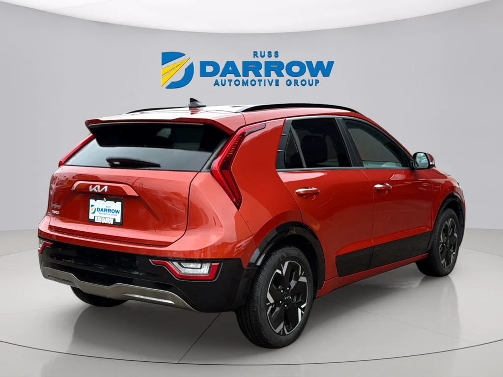 Used 2023 Red Kia Wave image 5