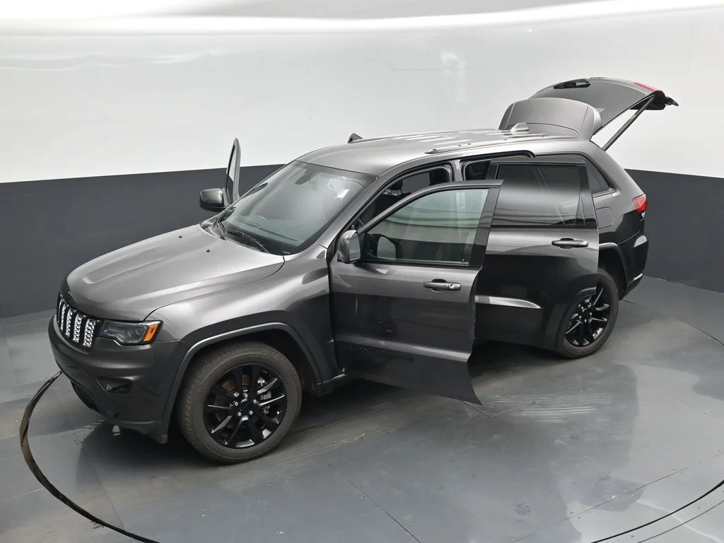 Used 2021 Gray Jeep Laredo X image 20