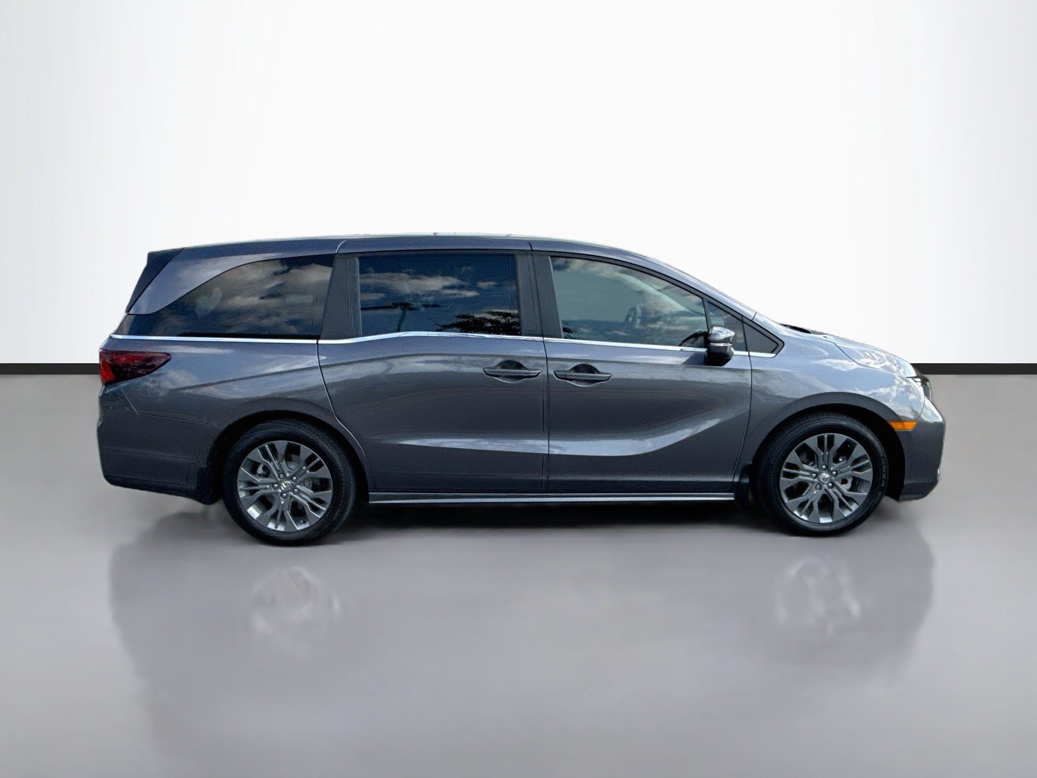 Used 2026 Modern Steel Metallic Honda Touring image 8