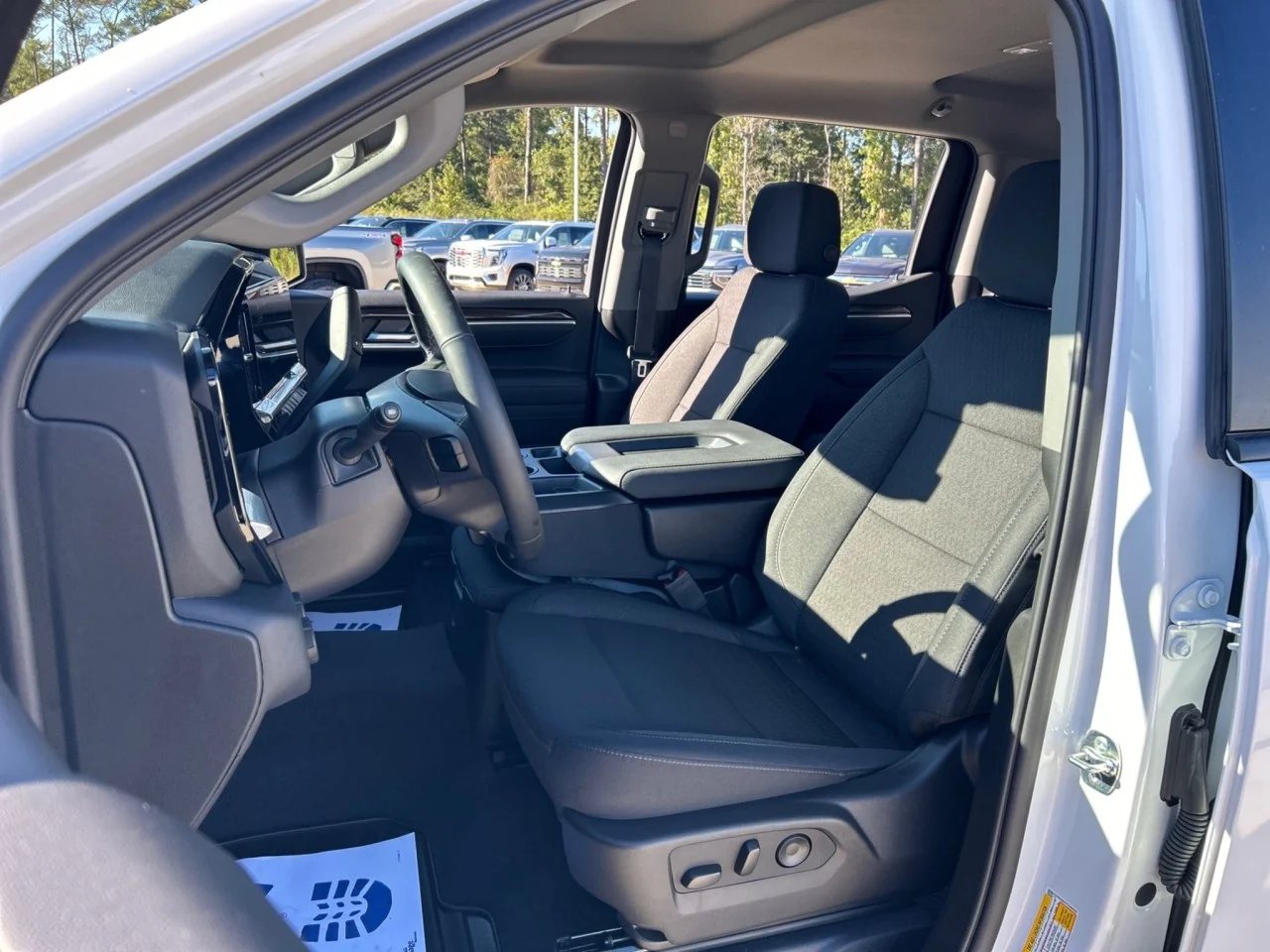 Used 2026 Summit White Chevrolet LT image 18
