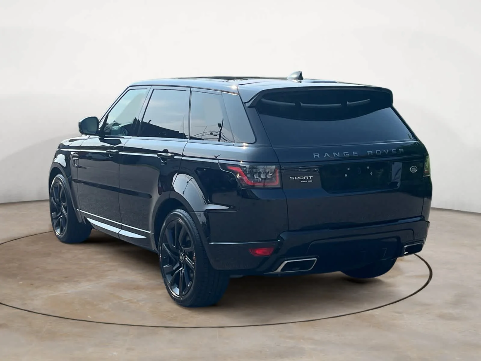 Certified Used 2022 Santorini Black Metallic Land Rover HSE Dynamic image 3