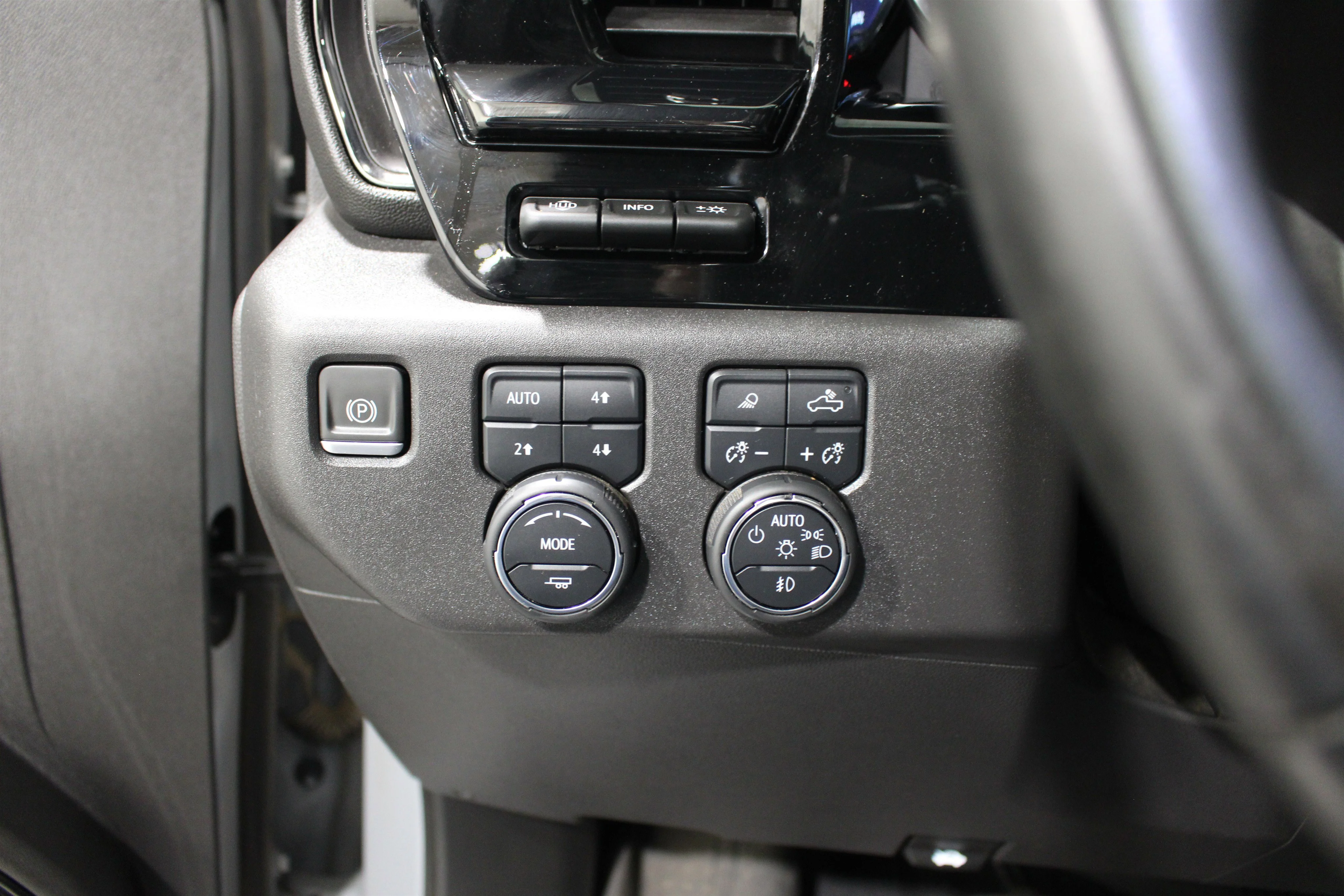 2024 Chevrolet Silverado 1500 ZR2 - Photo 9