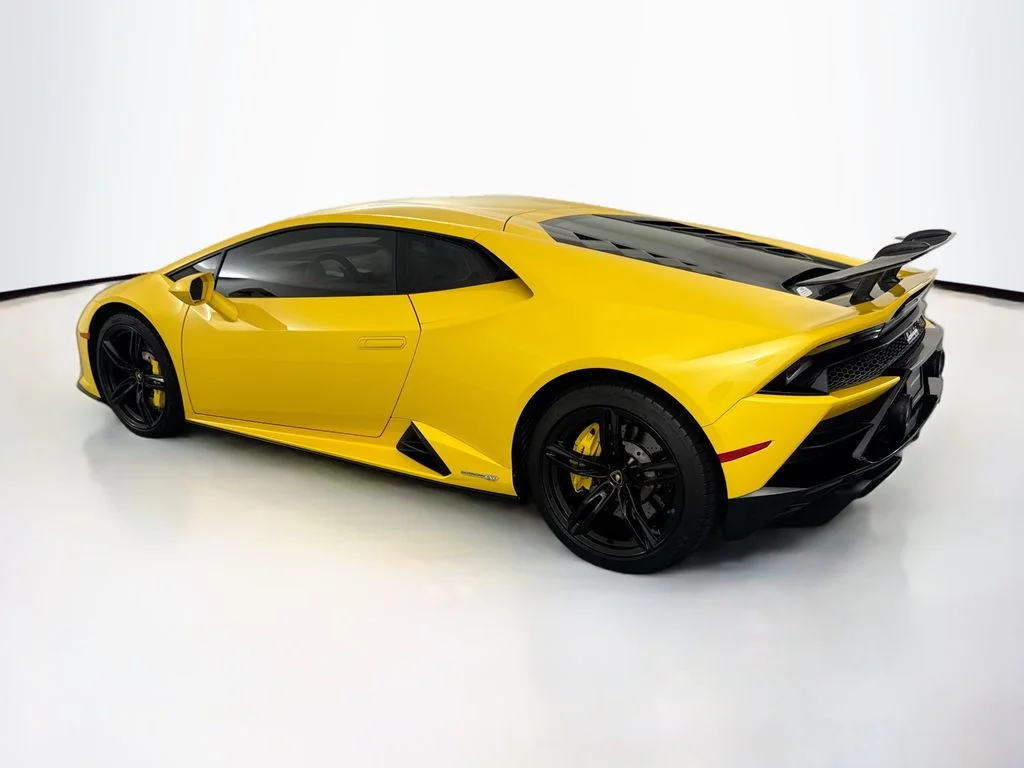 Used 2020 Yellow Lamborghini  image 7