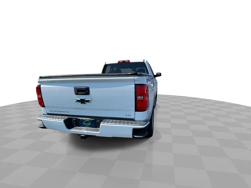 Used 2019 Summit White Chevrolet LT image 9