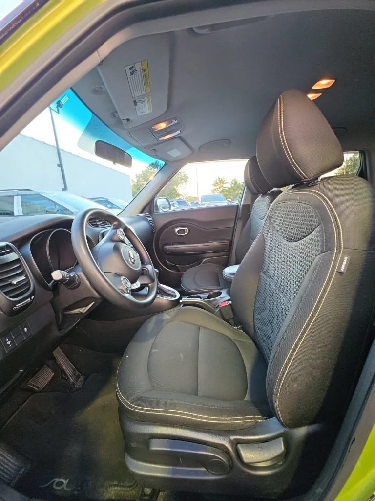 Used 2015 Green Kia + image 14