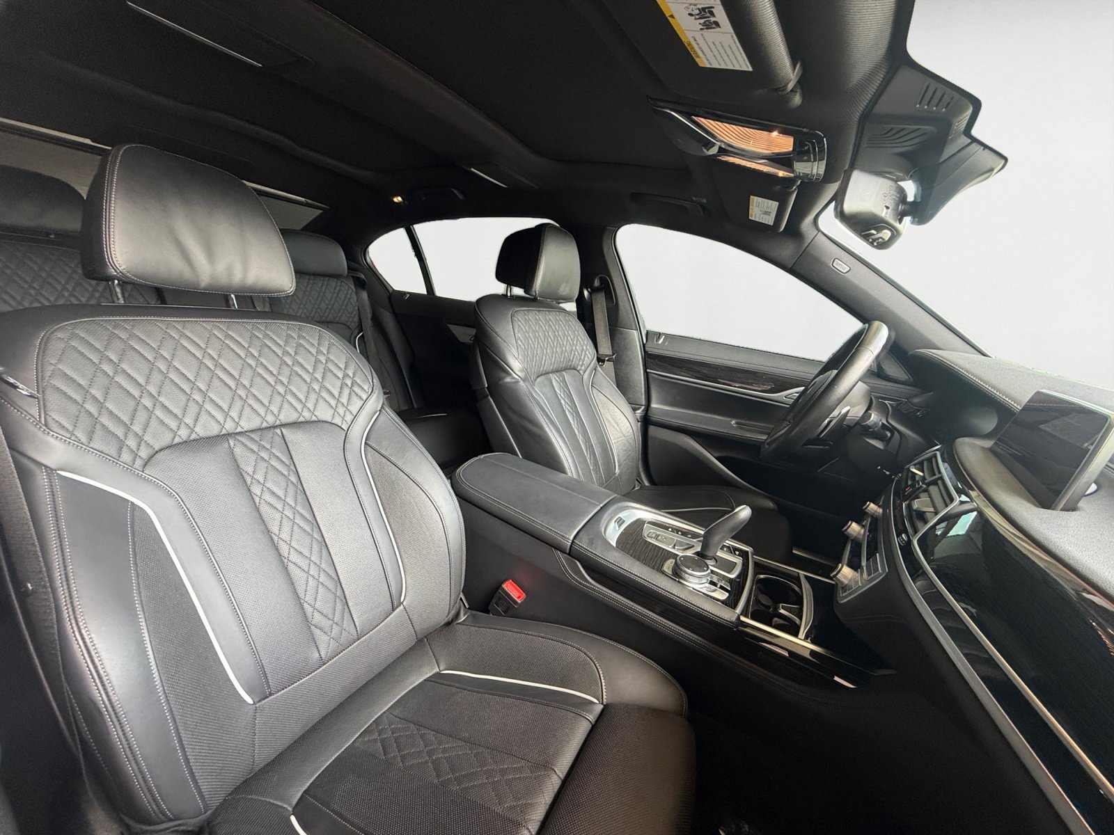Used 2020 Bemina Grey Amber Effect BMW 750i xDrive image 15