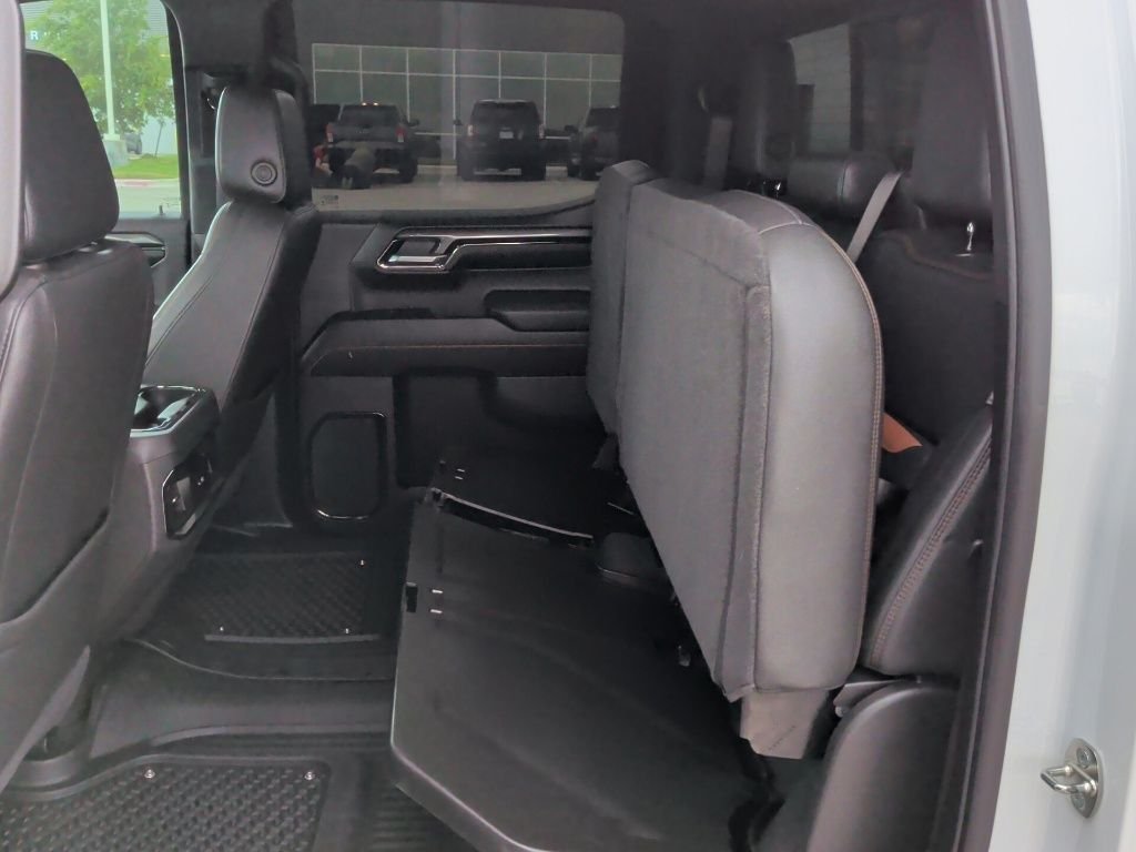 Used 2024 White GMC AT4 image 40