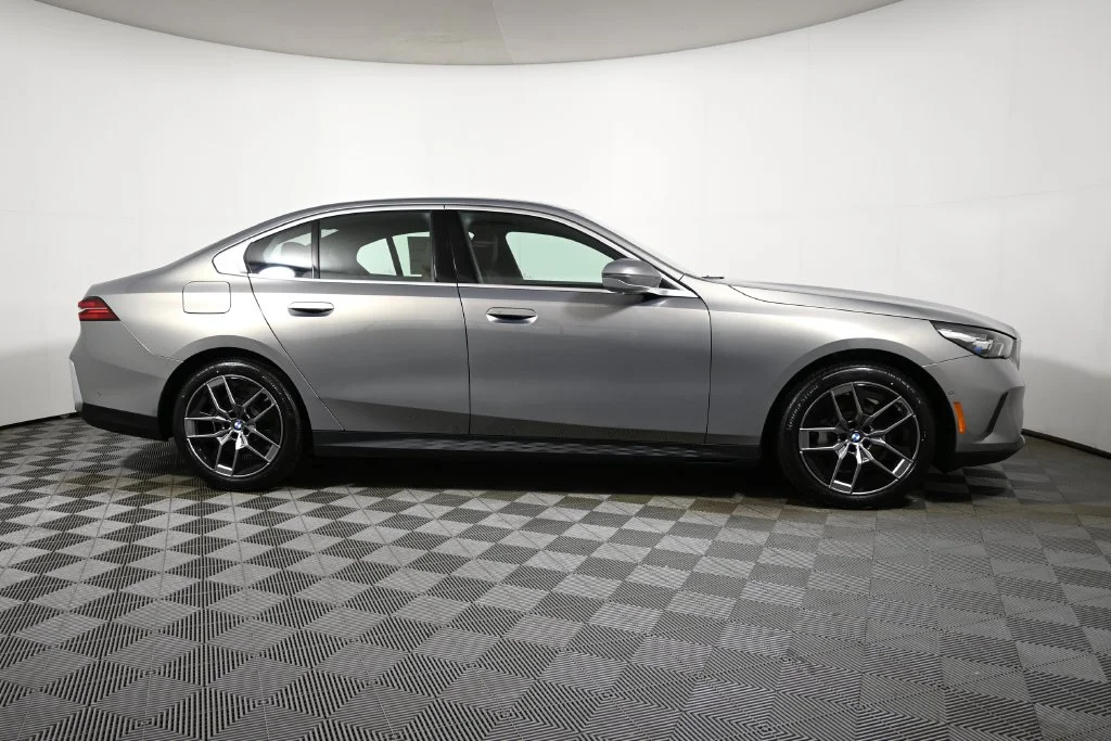 Used 2026 Gray BMW 530i xDrive image 8