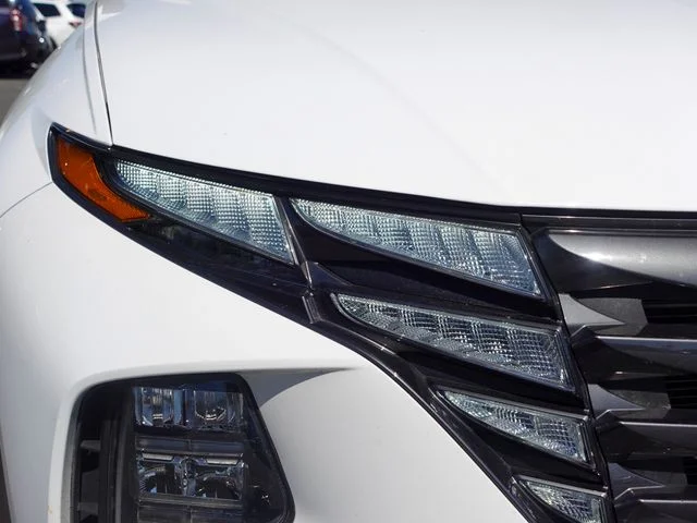 Used 2024 White Hyundai SEL image 3