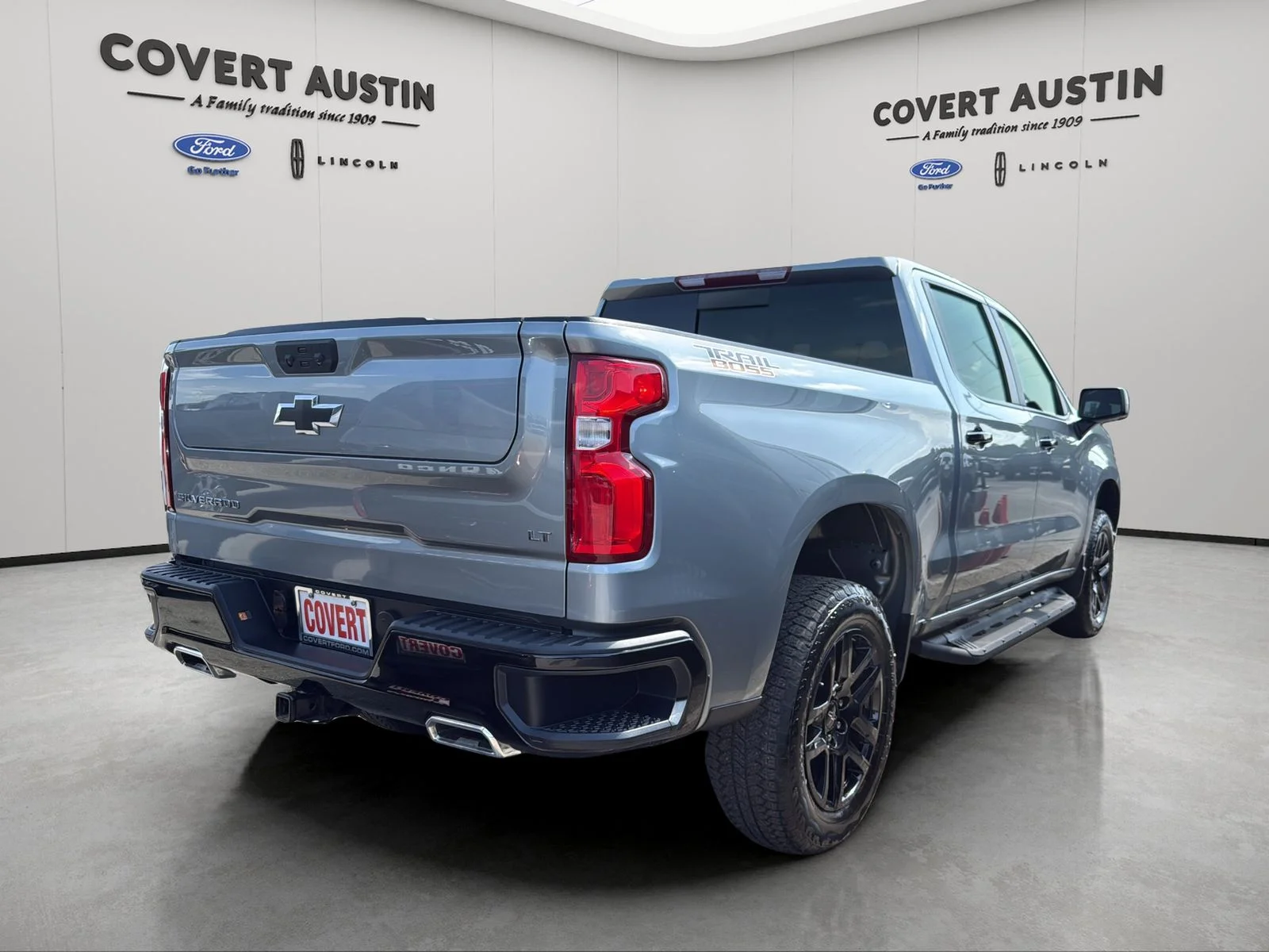 Used 2026 Gray Chevrolet LT Trail Boss image 5