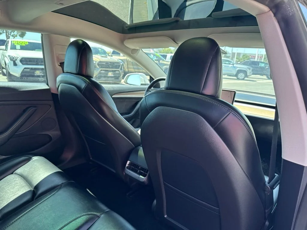 Used 2023 White Tesla Base image 22