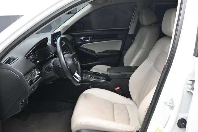 Used 2023 White Honda Touring image 6