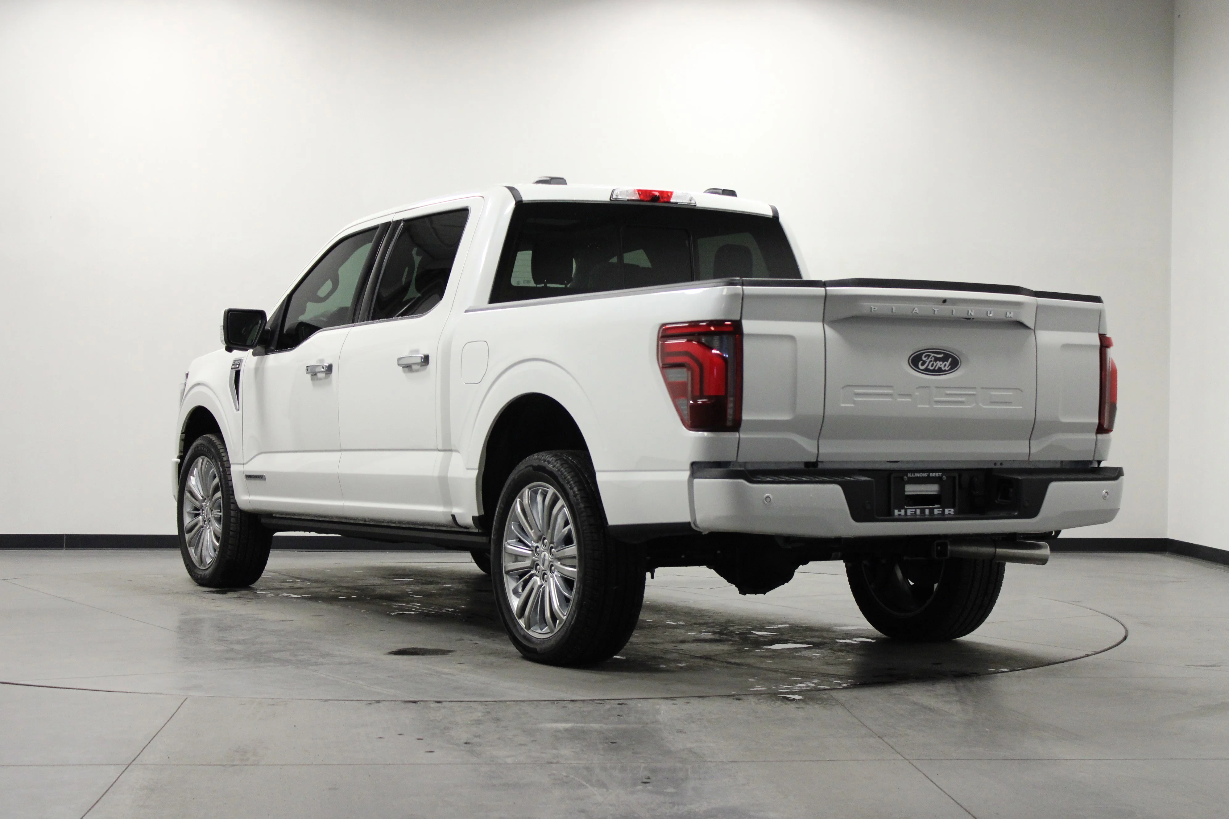 Used 2025 Star White Metallic Tri-Coat Ford Platinum image 6