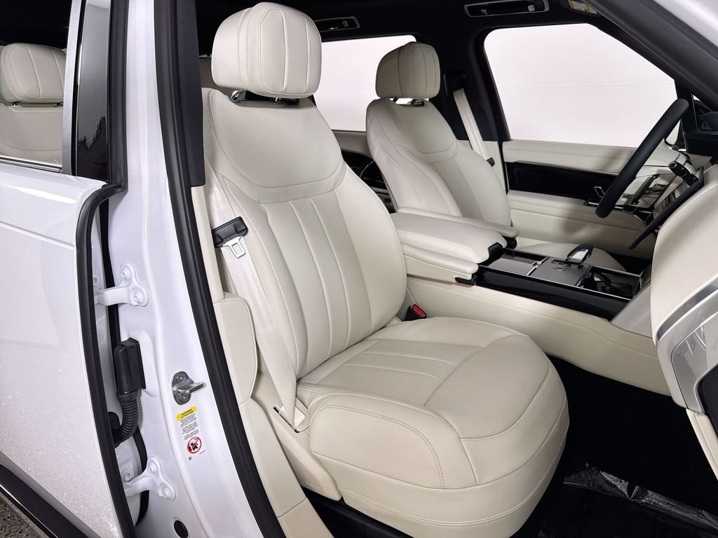 New 2026 OSTUNI PRL WHT Land Rover SE LWB image 23