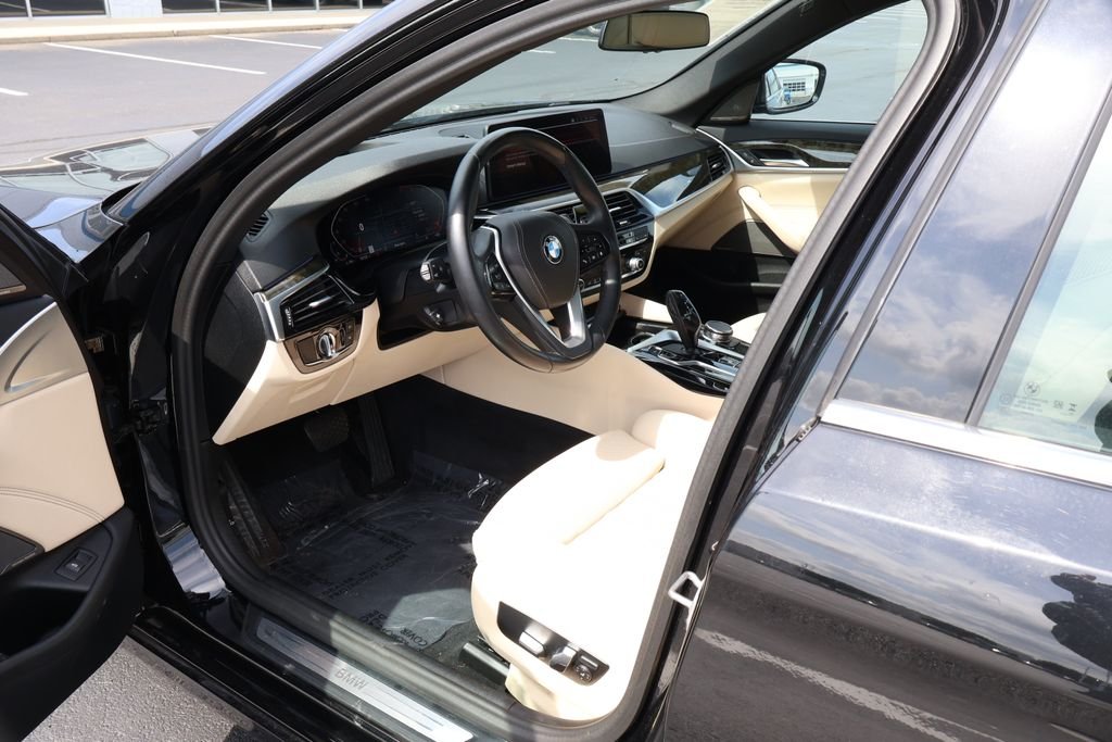 Used 2023 Black BMW i image 12