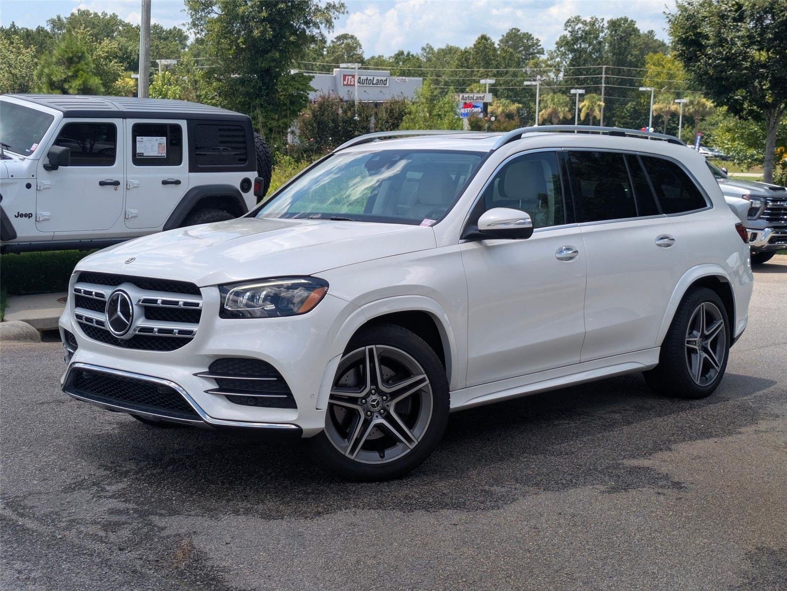 Used 2022 MANUFAKTUR Diamond White Bright Mercedes-Benz GLS 450 image 1