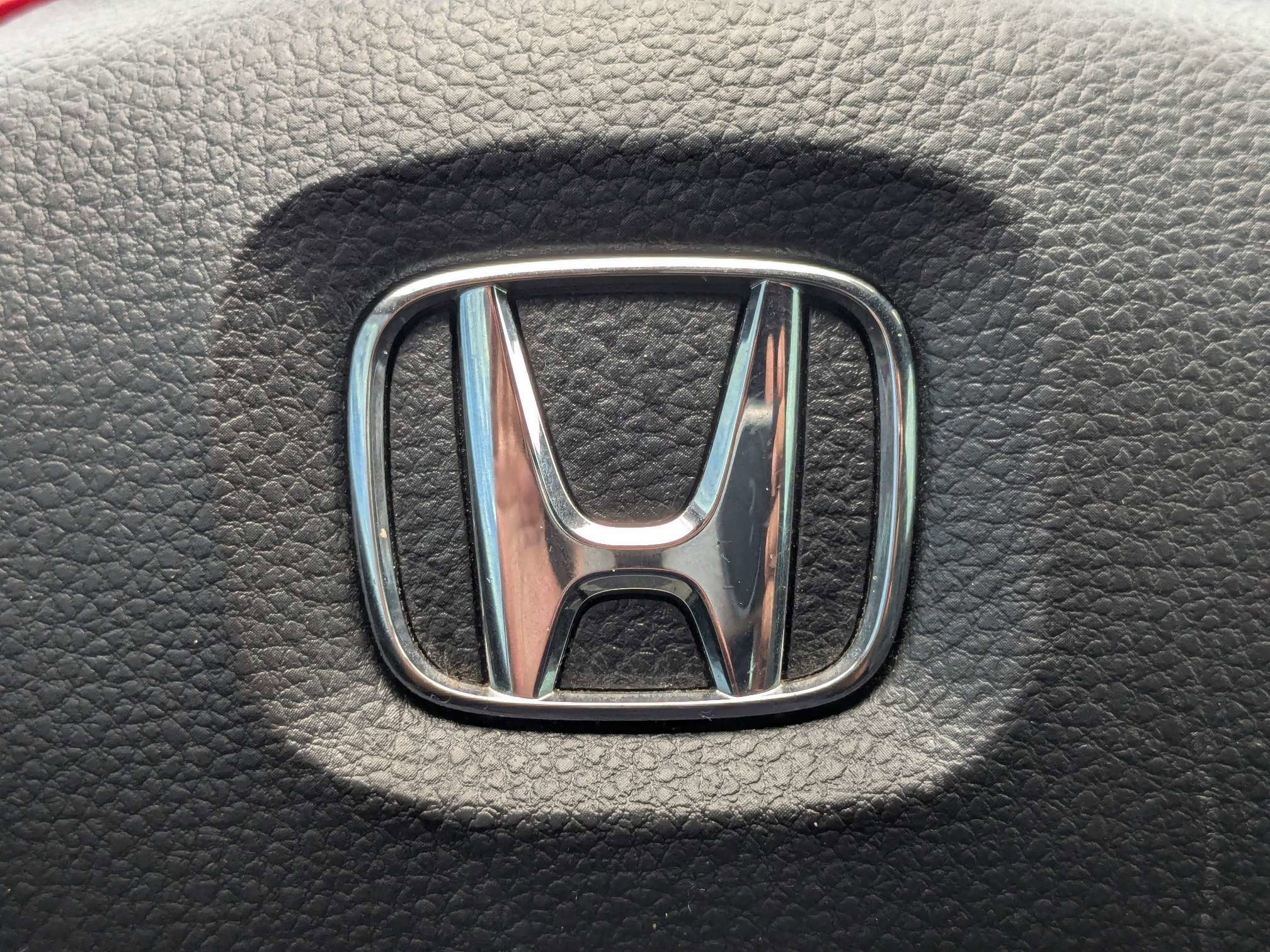 Used 2022 Lunar Silver Metallic Honda Sport image 31