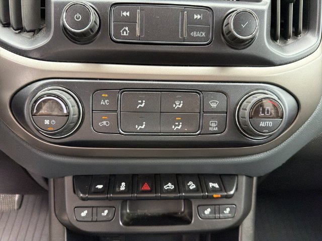 Used 2022 Red Chevrolet Z71 image 22