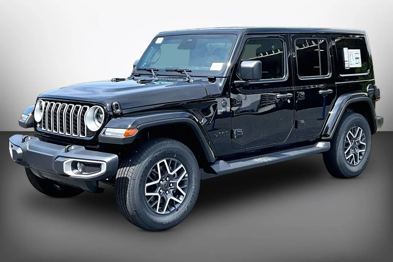 New 2026 Black Clear-Coat Exterior Paint Jeep Sahara image 4