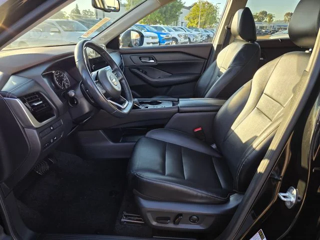 Used 2023 Black Nissan SL image 17