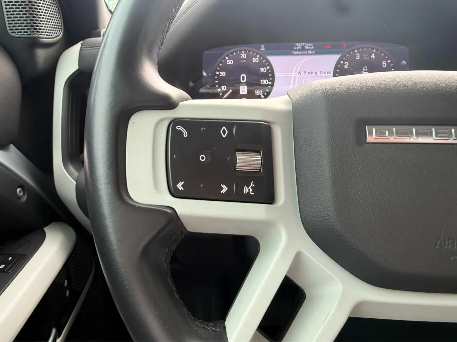 Used 2020  Land Rover First Edition image 16