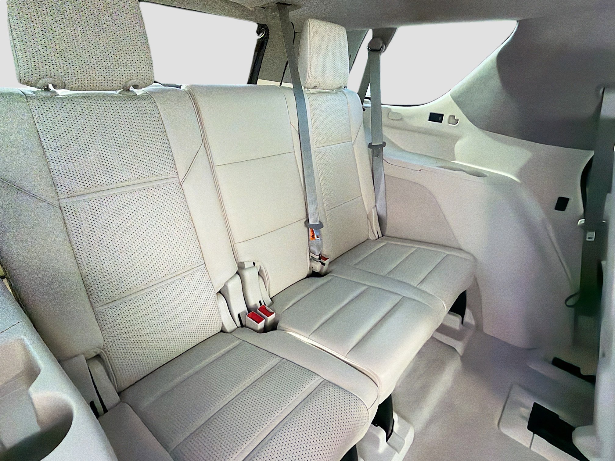 Used 2022 Black Raven Cadillac Sport Platinum image 22