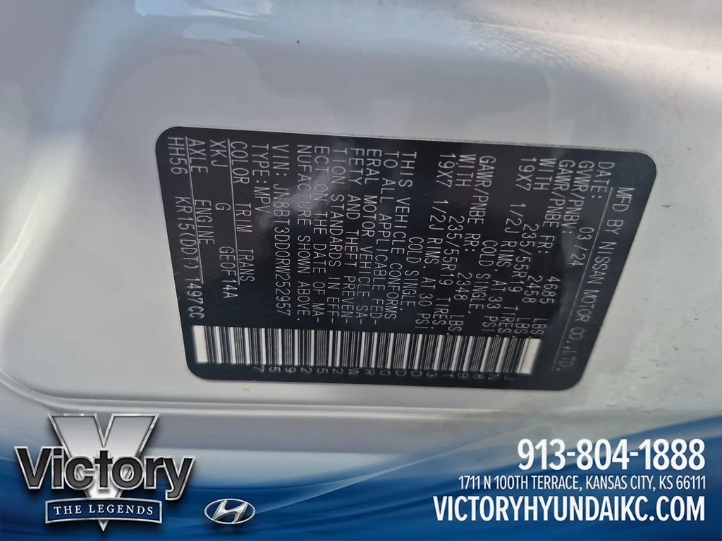 Used 2024 White Nissan Platinum image 30