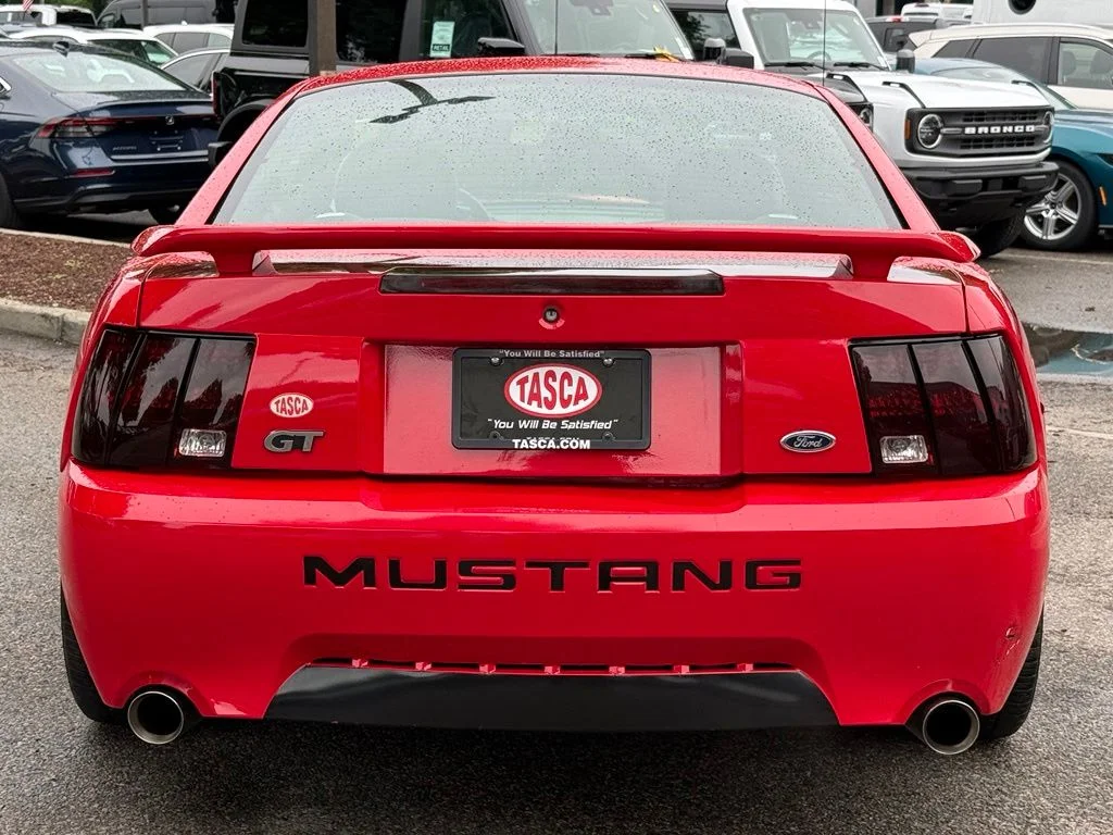 Used 2004 Red Ford GT image 9