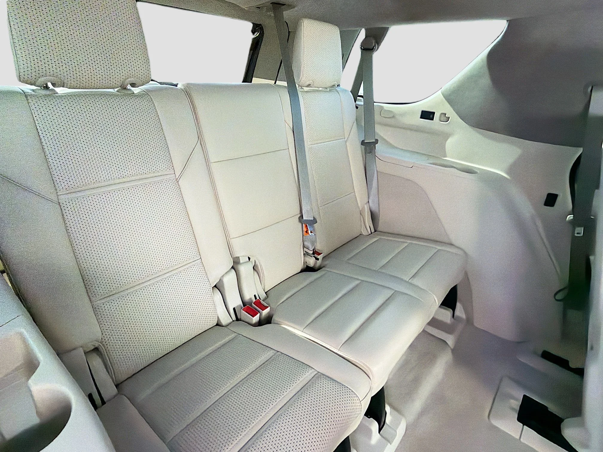 Used 2022 Black Raven Cadillac Sport Platinum image 22