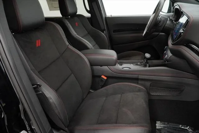 New 2026 Diamond Black Clear-Coat Exterior Paint Dodge GT PLUS image 33