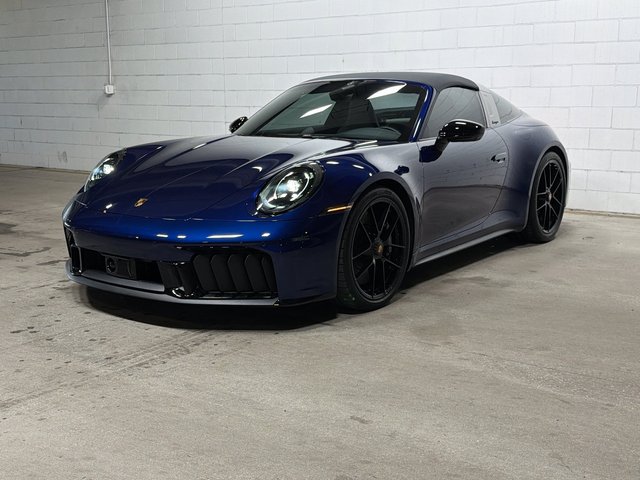 2025 Porsche 911 4 GTS