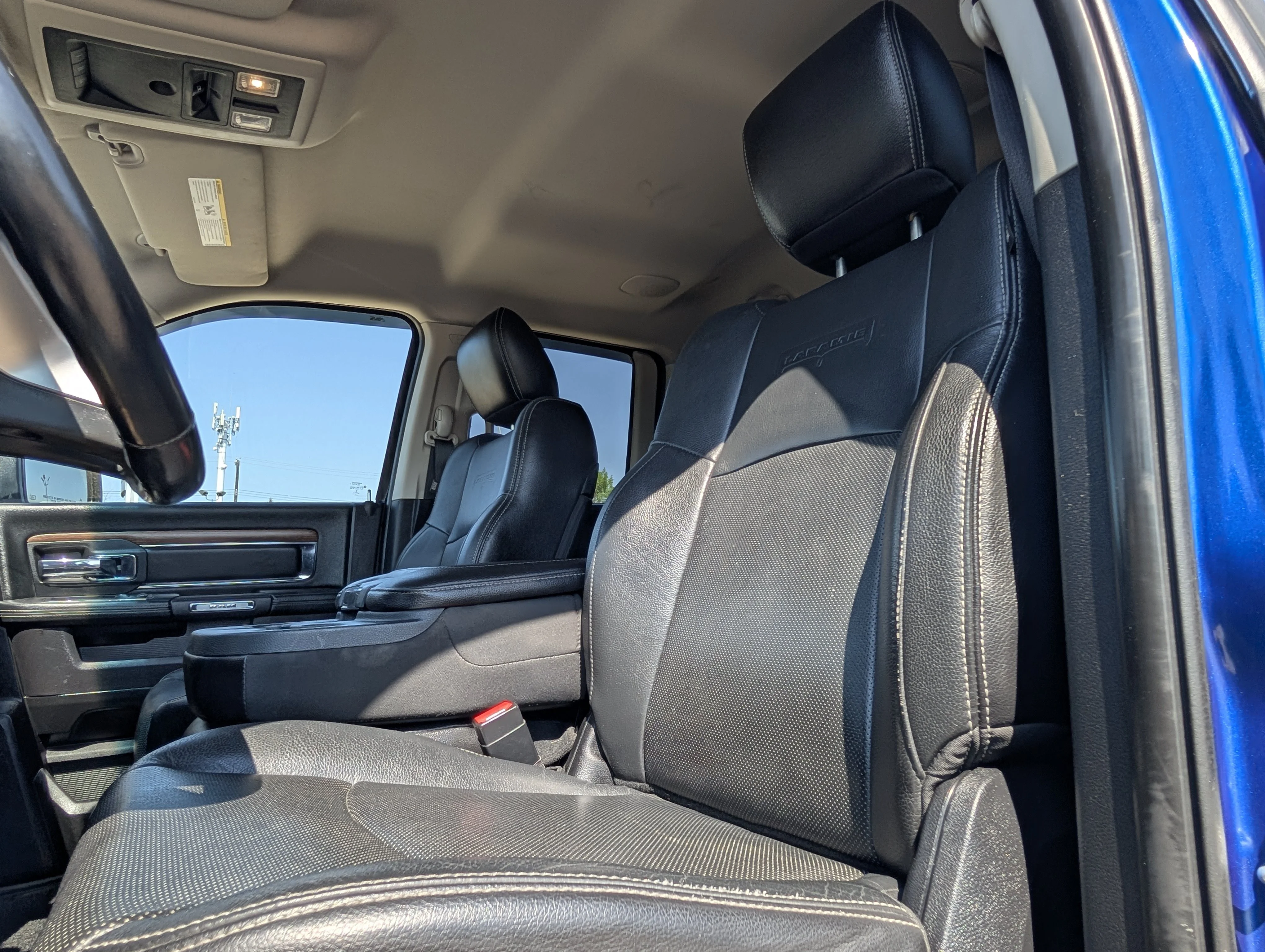 Used 2016 Blue Streak Pearl Ram Laramie image 21