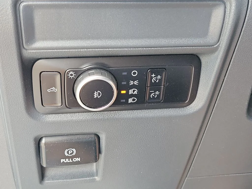 Used 2023 Oxford White Ford XL image 28