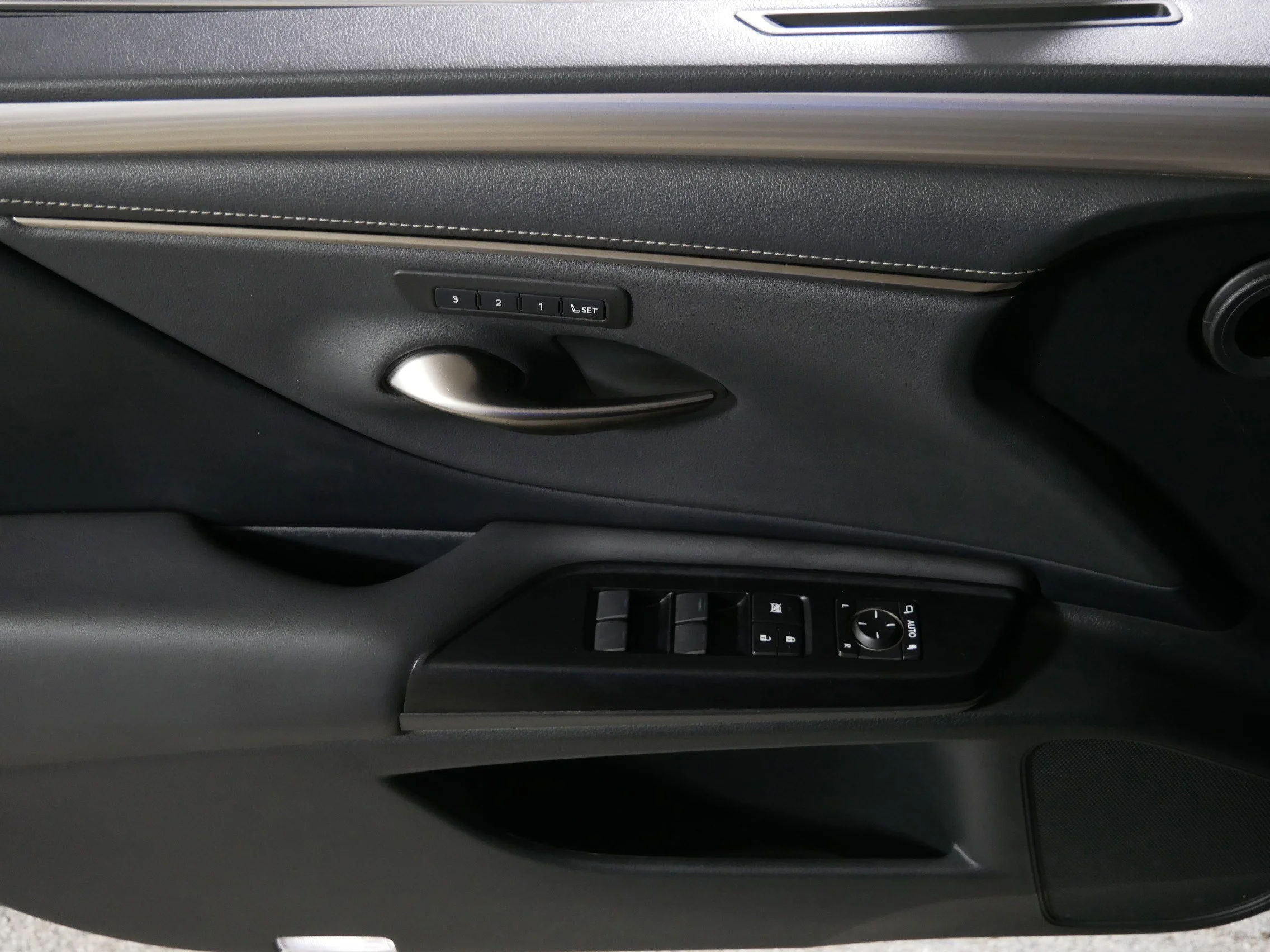 Used 2020 Nebula Gray Pearl Lexus ES 350 F SPORT image 19