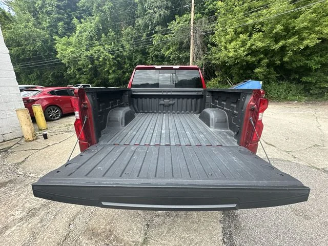 Used 2023 Red Chevrolet RST image 29