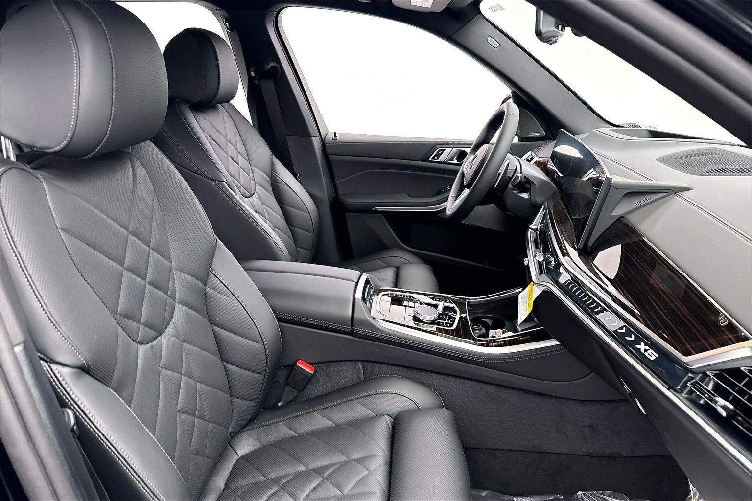 New 2026 Black Sapphire Metallic BMW xDrive40i image 33