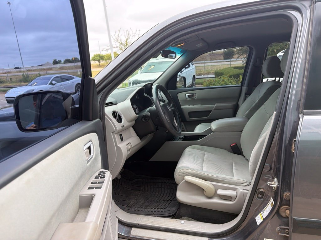 Used 2015  Honda LX image 8