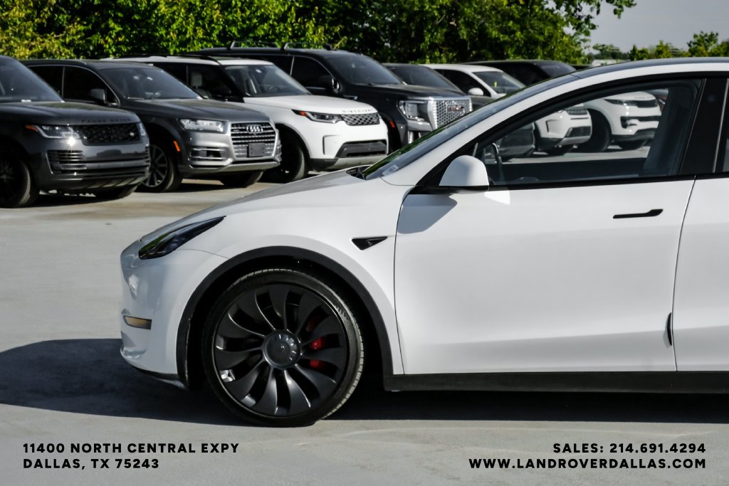Used 2022 Pearl White Multi-Coat Tesla Performance image 10